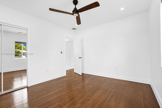 Building Photo - 234 NW 45th St