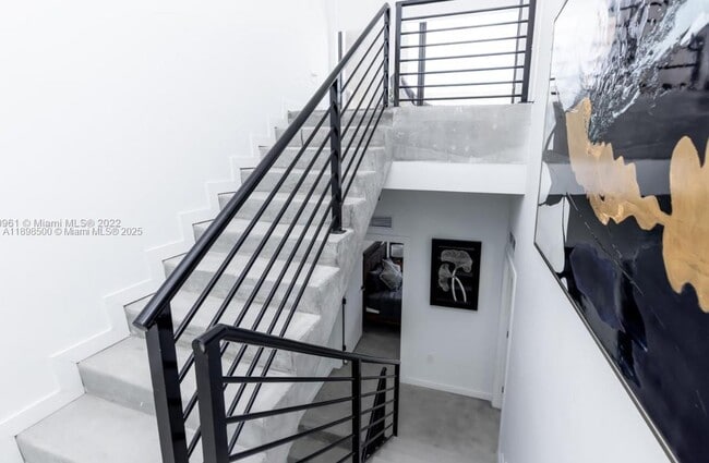 Building Photo - 7107 NE 4th Ct