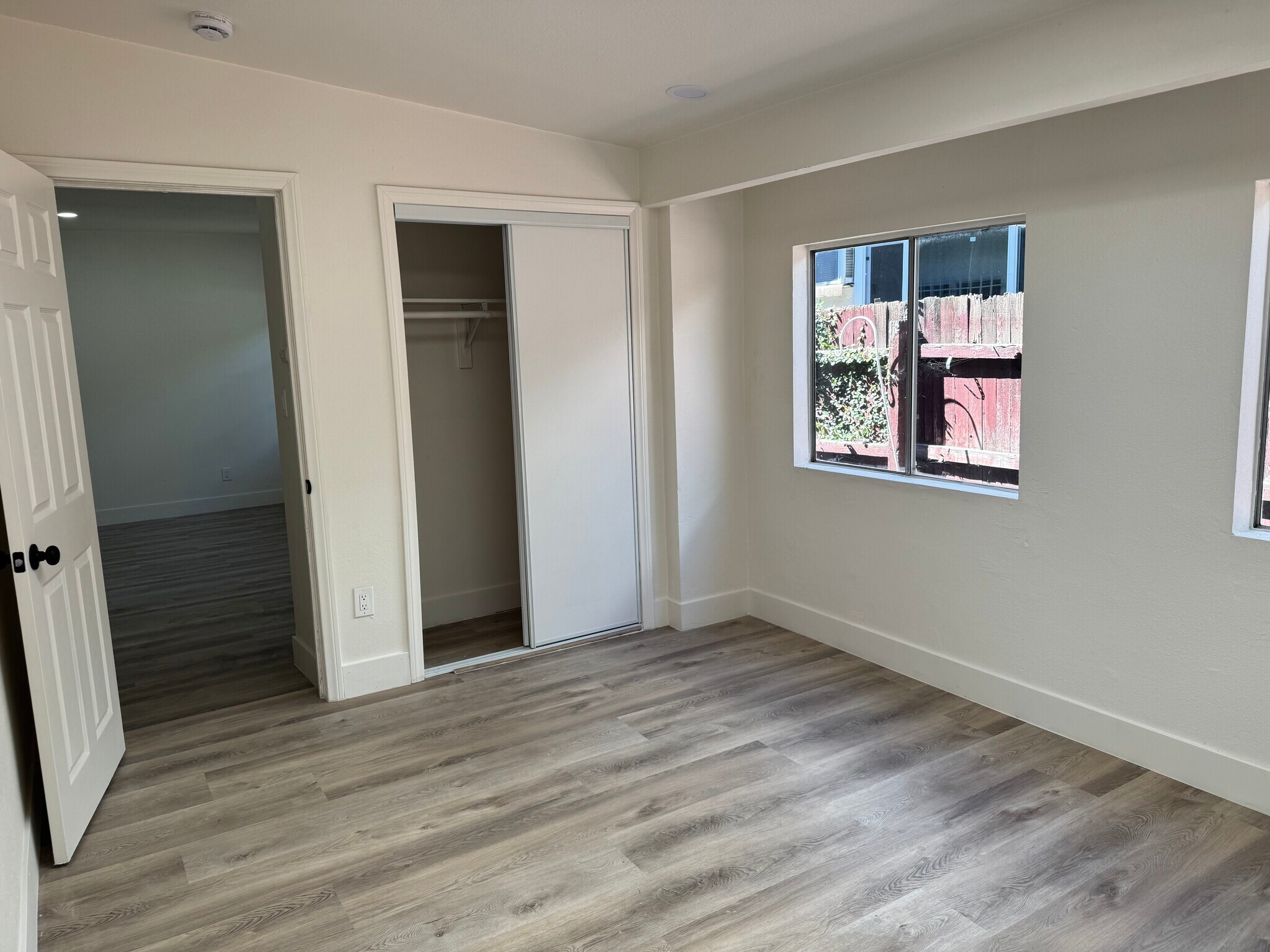 Building Photo - 765 W Lexington Ave