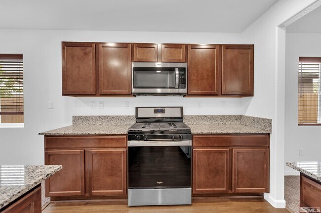 Building Photo - 698 Valmy Dr