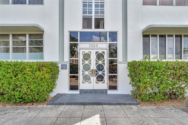 Building Photo - 1525 Meridian Ave