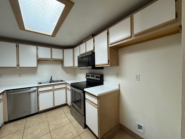 Building Photo - 2834