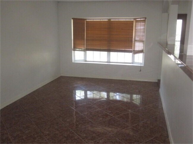 Building Photo - 5422 Thrush Dr