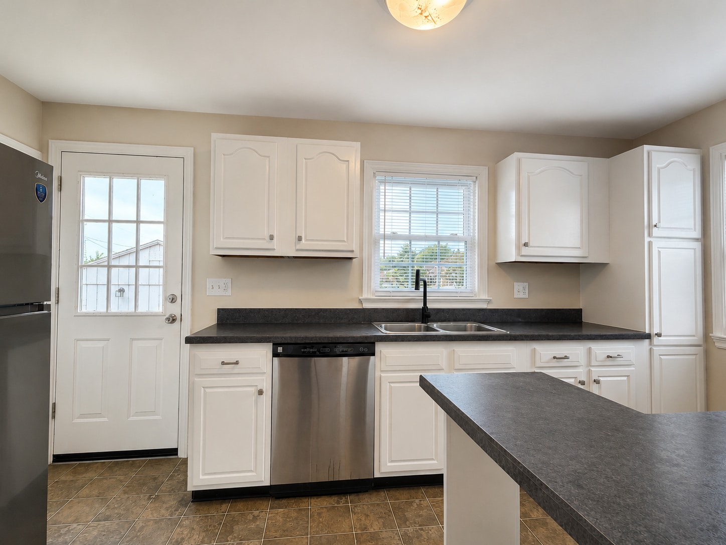 Building Photo - 430 Brimmer Ave