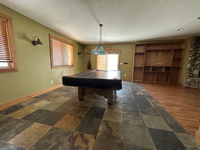 Building Photo - 113 Manilla Dr