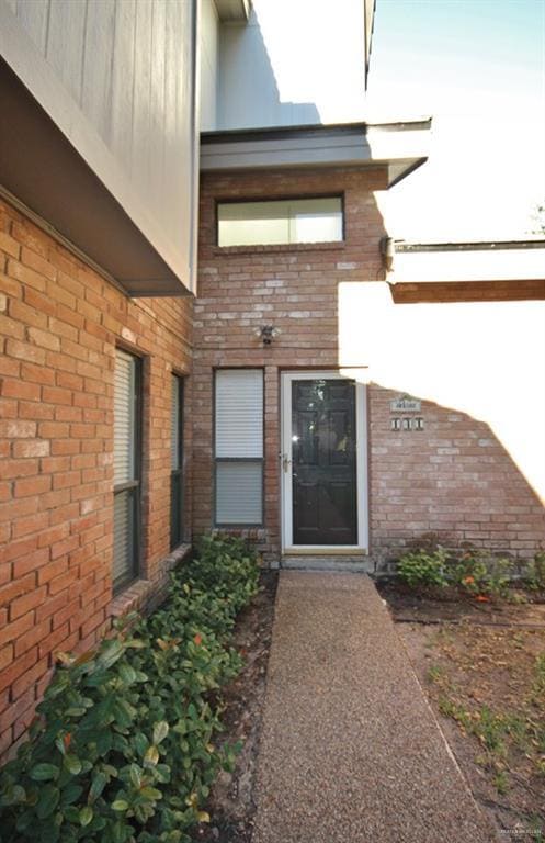 Building Photo - 132 E Xanthisma Ave