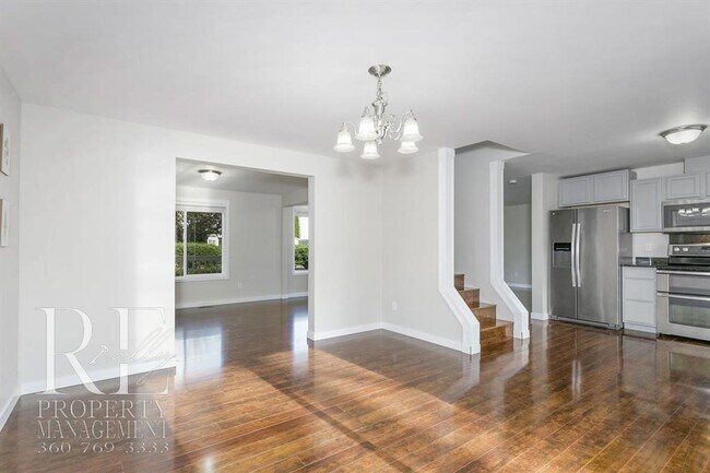 Building Photo - Bright View Home in the Heart of Silverdale on a Quiet Dead-End Road