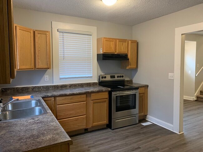 Building Photo - Nice Duplex off 38th & Carrollton
