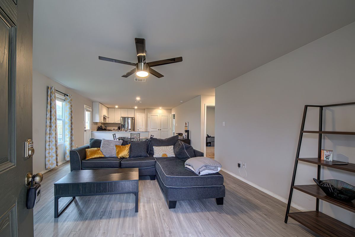 Building Photo - 14014 Homestead