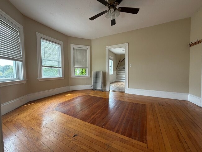 Building Photo - 253 Whitwell St