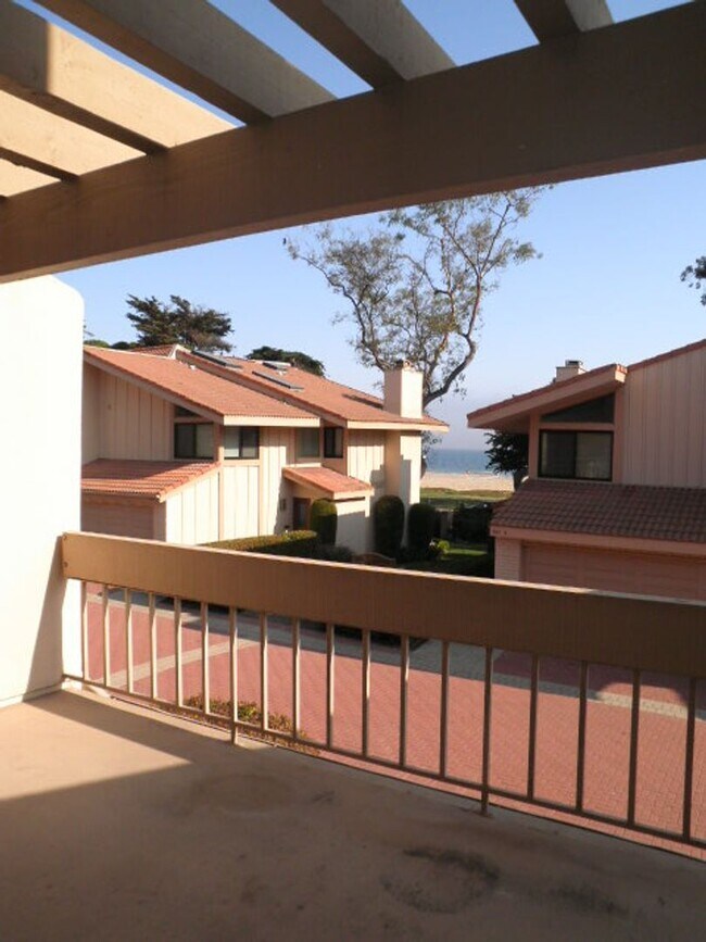 Building Photo - 659 Del Parque Dr