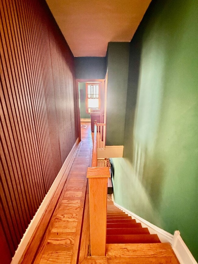 Building Photo - SPACIOUS & MODERN 3 BED/2.5 BA HOUSE w/ AC-Inlaid HARDWOOD Flooring-WASHER/DRYER & Rear PATIO in ...