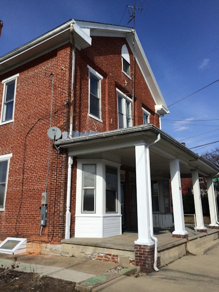 Building Photo - 2827 Horseshoe Pike