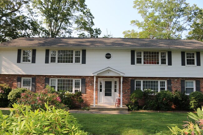 Building Photo - 280 E Main St