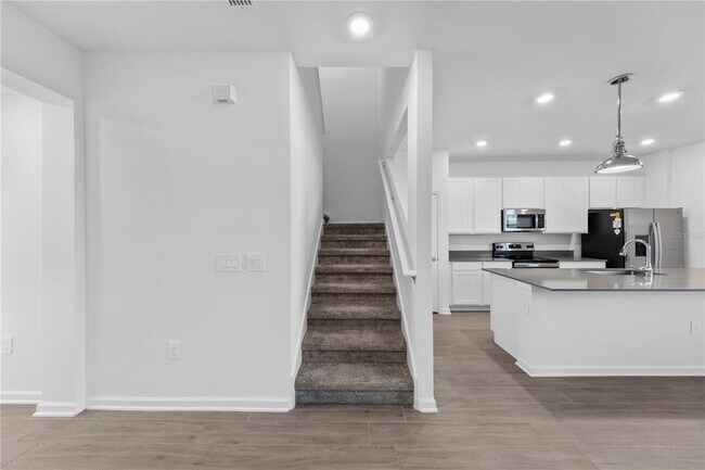 Building Photo - 15633 Water Spring Blvd