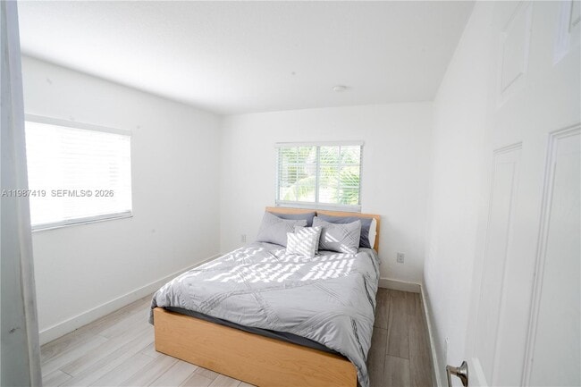 Building Photo - 350 NW 19th Terrace