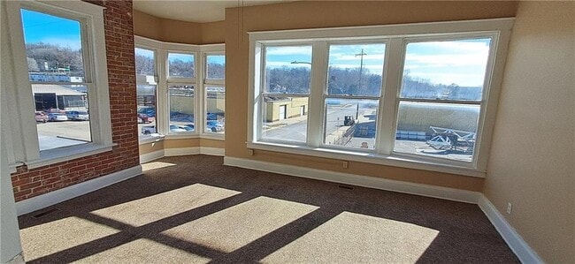 Building Photo - 1421 Penn St