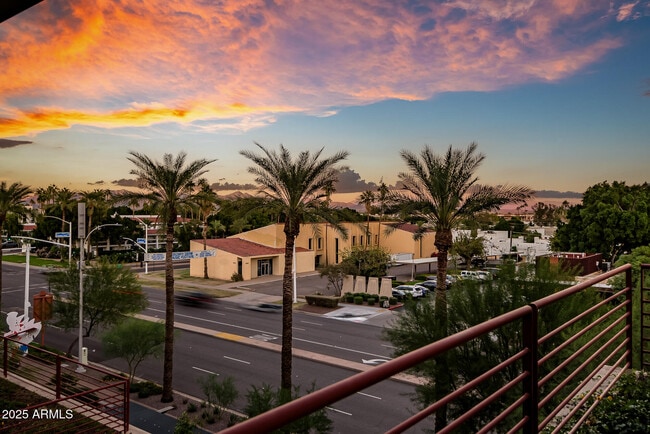 Building Photo - 7167 E Rancho Vista Dr