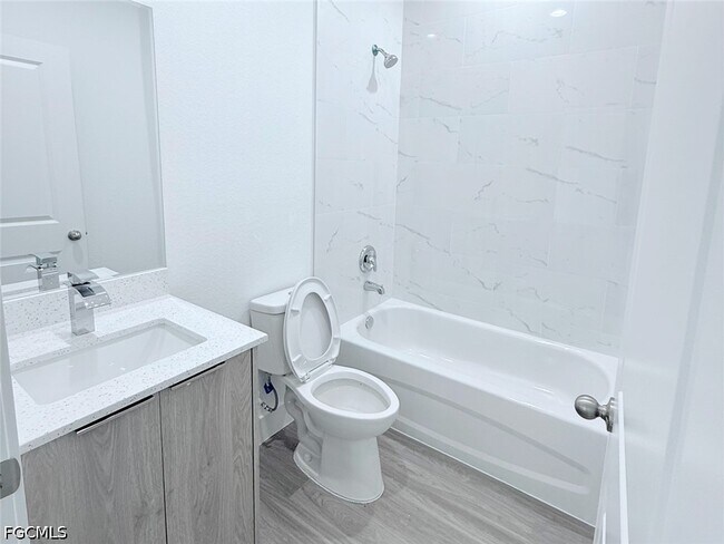Building Photo - 1048 Jay Ct