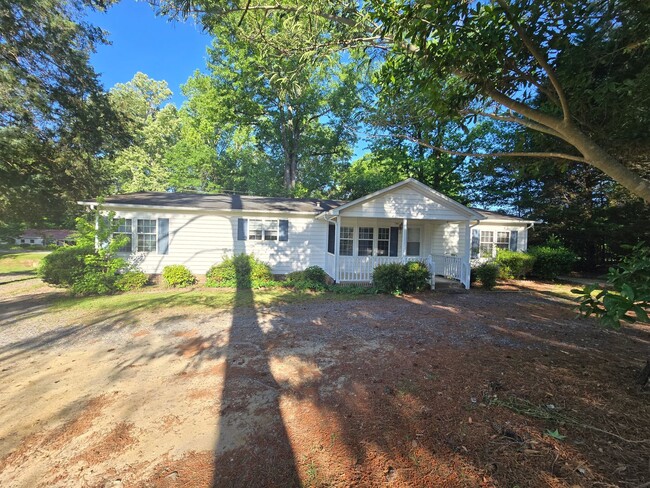 Primary Photo - New Listing!!