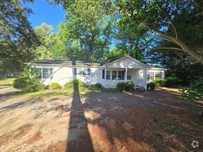 Building Photo - New Listing!!