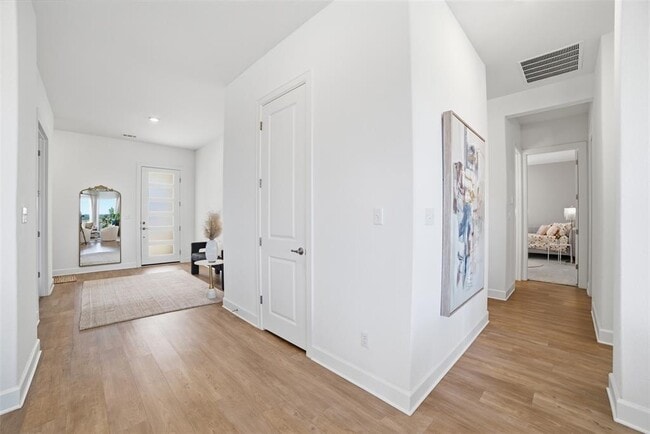 Building Photo - 256 Smoke Tree Cir