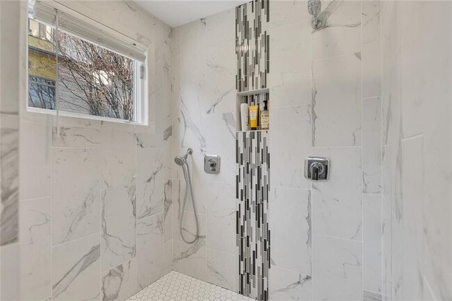 Building Photo - 1213 Van Allen Mews NW