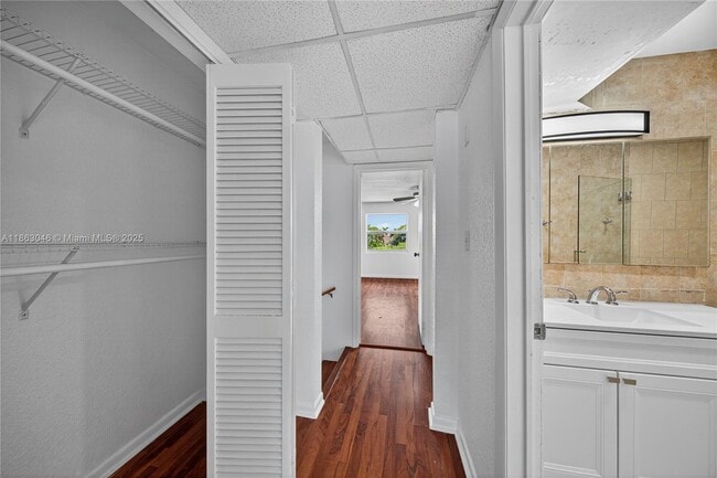 Building Photo - 301 Bonaventure Blvd