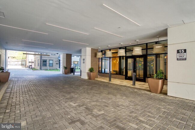 Building Photo - 925 N Fairfax St