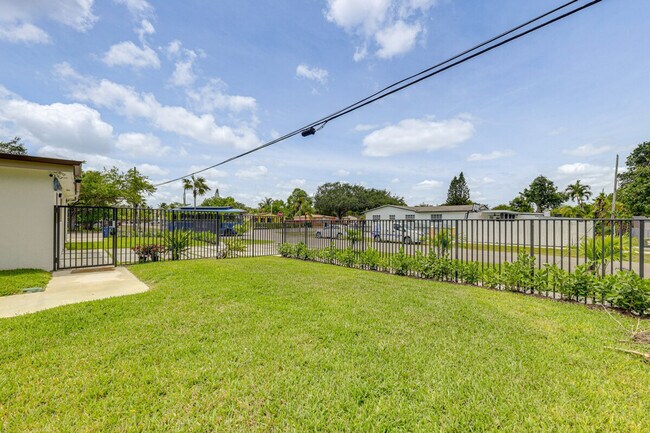 Building Photo - 1371 NW 131st St