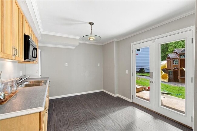 Building Photo - 2069 Ursuline Way NW