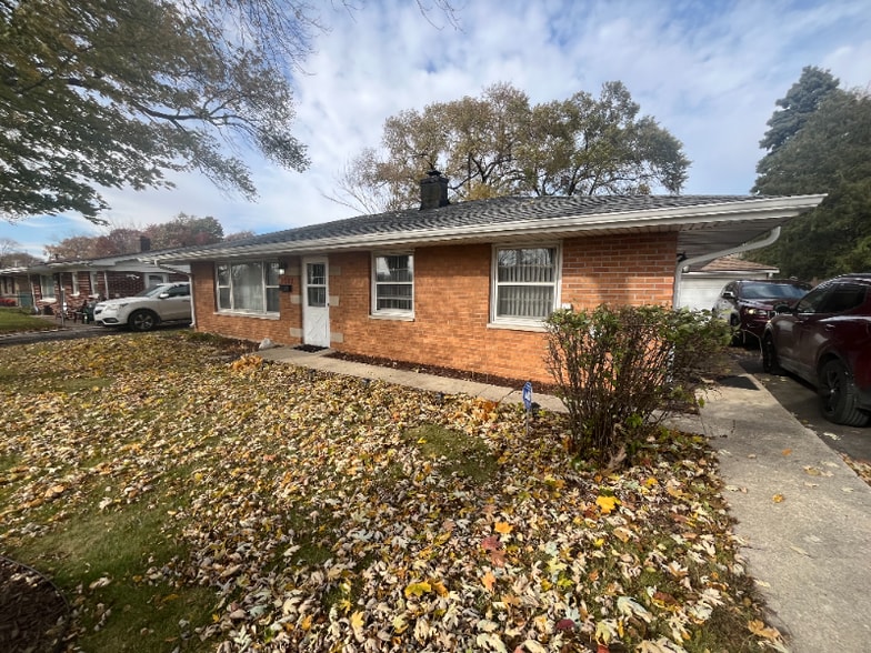 Primary Photo - 2303 St Francis Ave