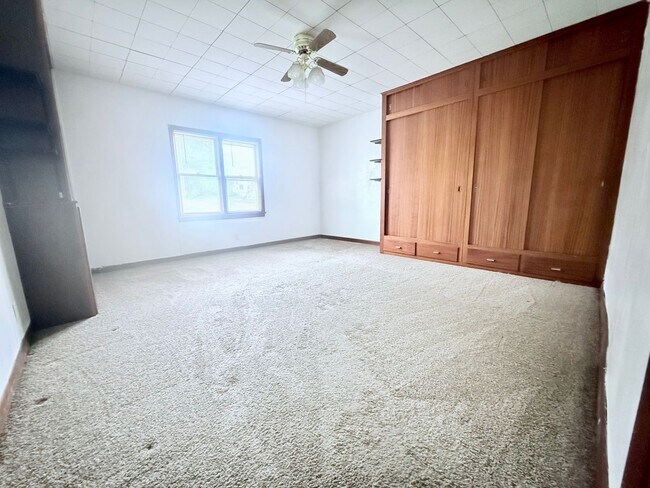 Building Photo - 5-Bed 2-Bath House in Reinbeck