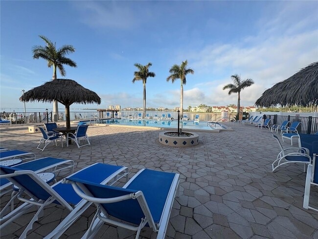 Building Photo - 5220 Brittany Dr S