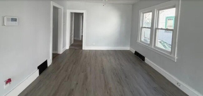 Building Photo - 3294 E 146th St