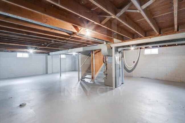 Building Photo - 750 S Dequincy St