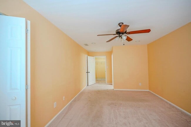 Building Photo - 3908 Grenwich Ln