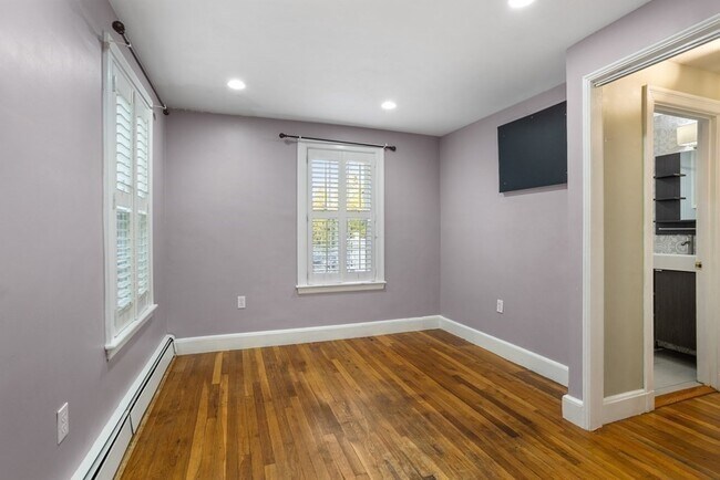 Building Photo - 140 Lowell St