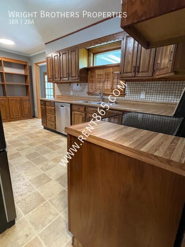 Building Photo - 4709 Lonas Dr