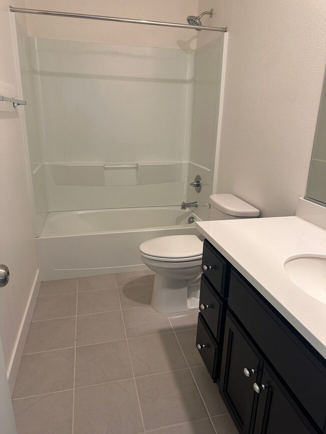 Building Photo - Modern Living in the Heart of Rocklin!