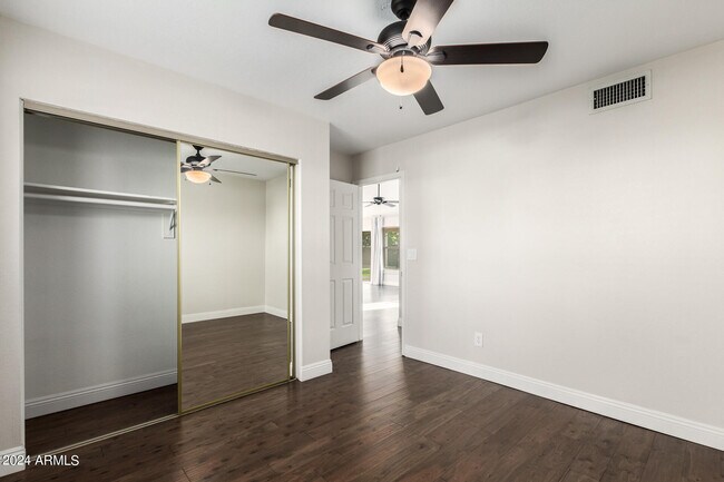 Building Photo - 15824 N 57th St