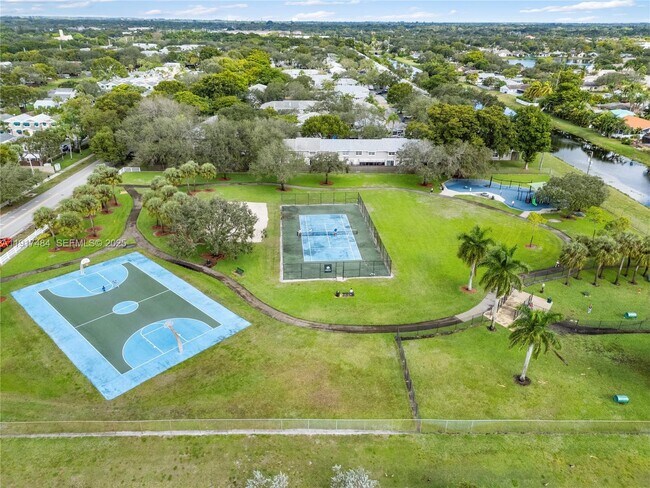 Building Photo - 5263 SW 121st Ave