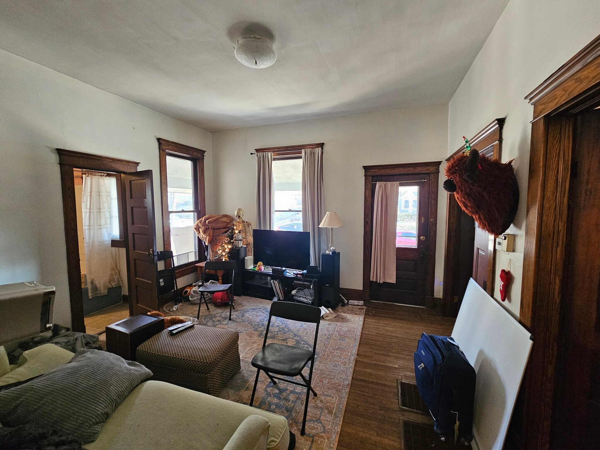 Building Photo - 813 E University St