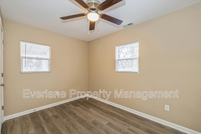 Building Photo - 1609 N Outer Dr