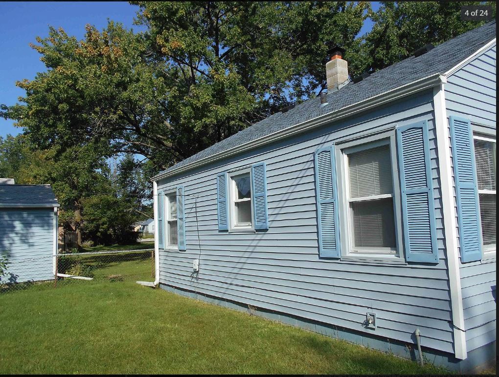 EZ clean vinyl siding - 915 Marie Ave