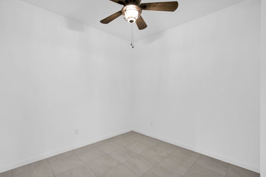 Building Photo - 512 Landshark Blvd