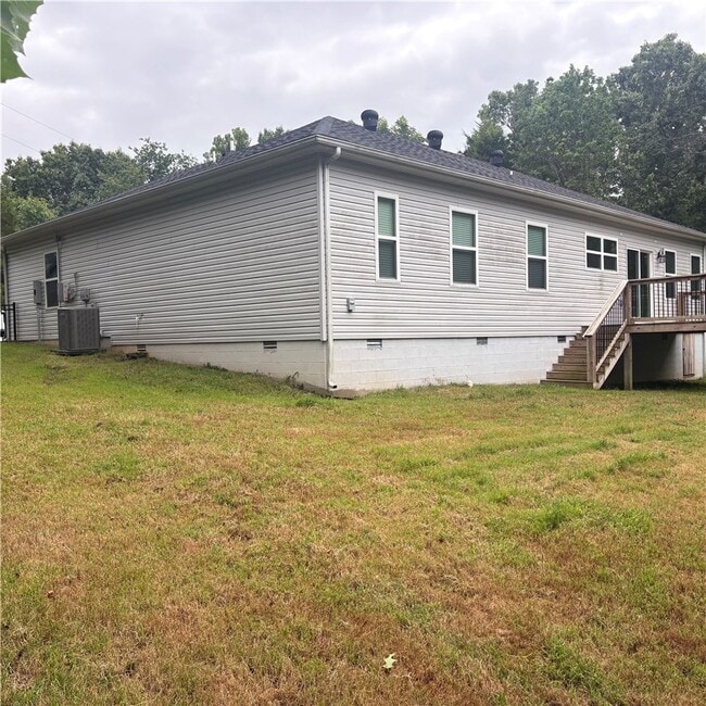 Building Photo - 19 Boreland Ln