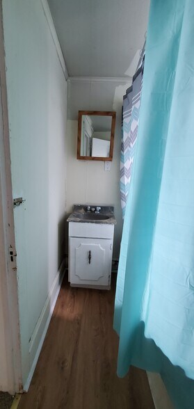 Bathroom - 53 Orchard St