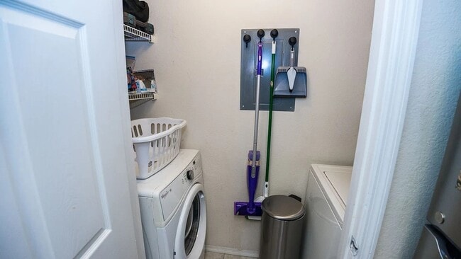 Building Photo - Charming 4BR Townhome in Panama City Beach