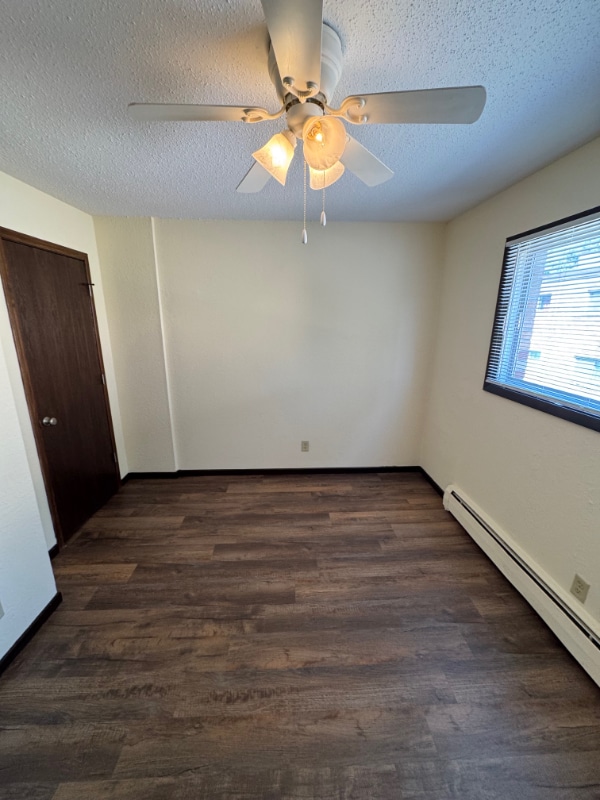 Building Photo - 995 St Albans St N